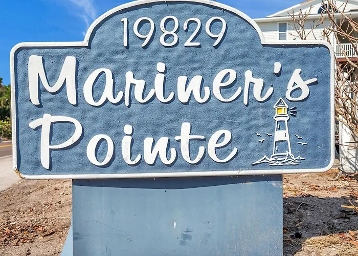 Mariners Pointe 702 *