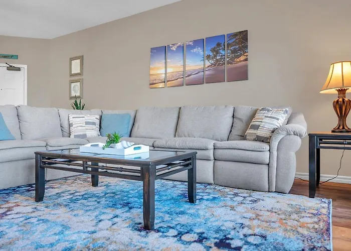 Mariners Pointe 702