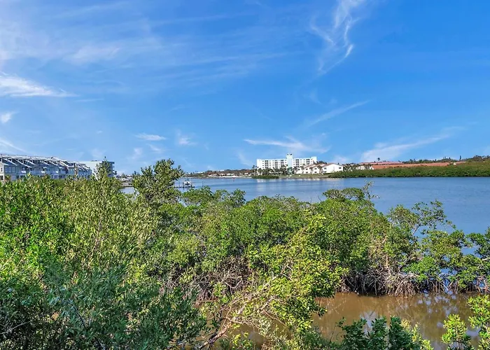 Mariners Pointe 702 * Clearwater Beach