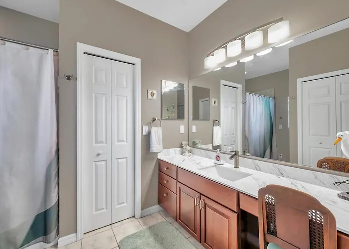 Mariners Pointe 702
